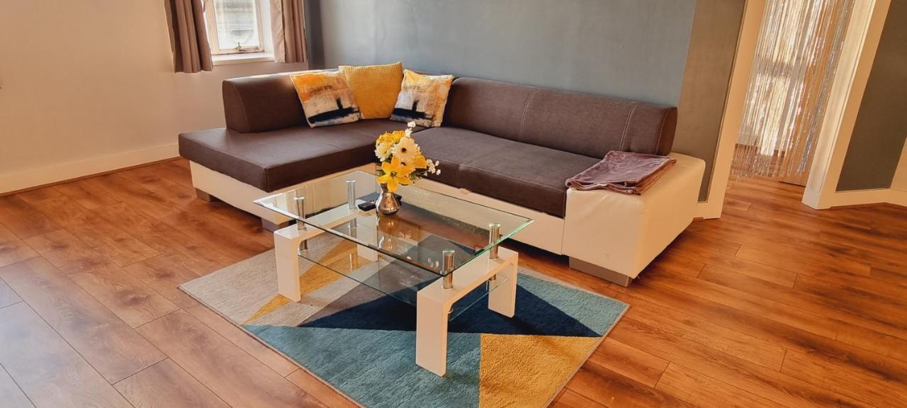 Modern And Spacious Swansea Centre Apartment Exteriör bild