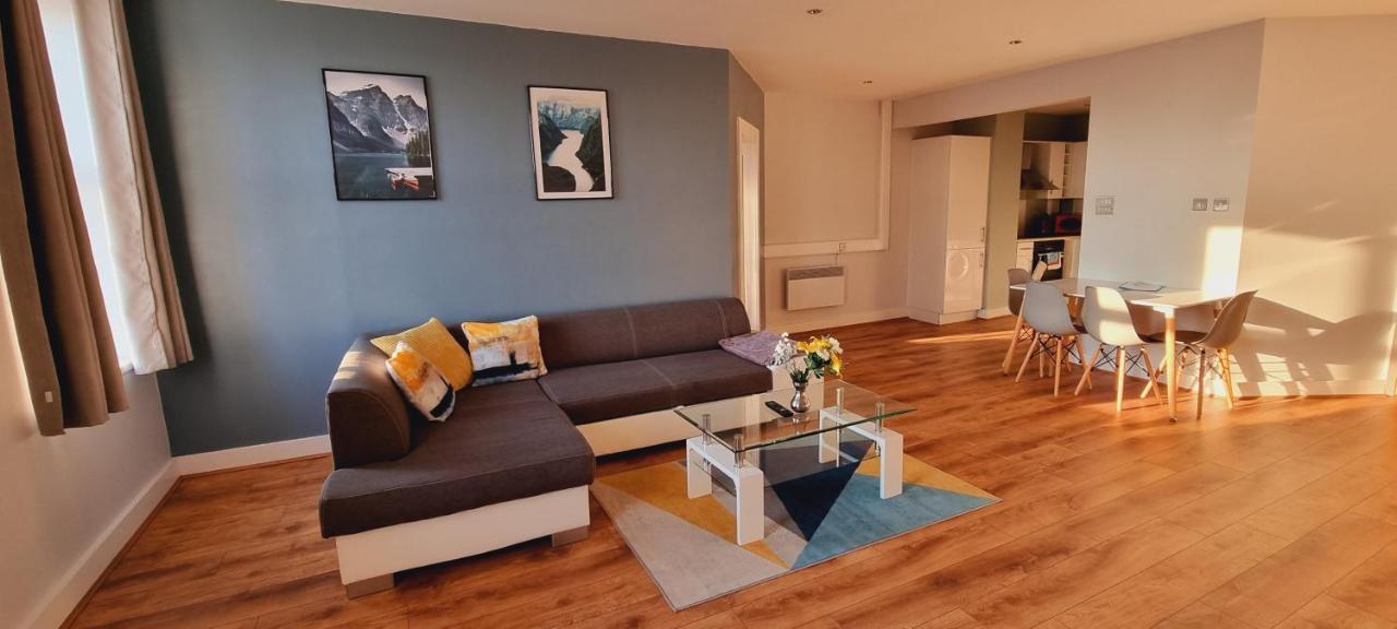 Modern And Spacious Swansea Centre Apartment Exteriör bild