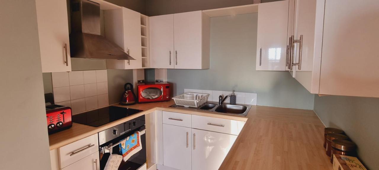 Modern And Spacious Swansea Centre Apartment Exteriör bild